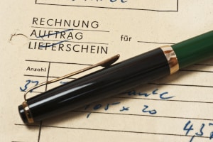 Laut Definition sind Schulden finanzielle Verbindlichkeiten.