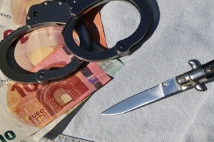 Private Personen können nicht nur wegen Insolvenzstraftaten in der Privatinsolvenz Probleme bekommen.