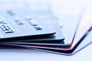 Kreditkarte trotz SCHUFA? Manche Banken sind nicht ganz so streng wie andere.