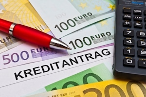Fehlende Liquidität? Die Finanzierung durch einen Kredit kann einen kurzfristigen Engpass überbrücken.
