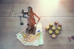 Sind neue Schulden in der Privatinsolvenz strafbar? Wer seine Insolvenz verschweigt, begeht einen Eingehungsbetrug.