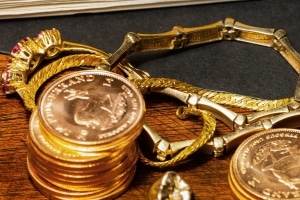 Die Beiseiteschaffung von Insolvenzmasse ist ebenso eine Straftat bei Insolvenz.