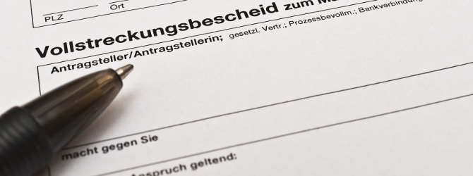 Der Vollstreckungstitel ist laut Definition eine öffentliche Urkunde über das Bestehen eines konkreten Anspruchs.