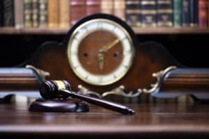 Wann muss man einen Insolvenzantrag stellen? Lesen Sie dazu den Abschnitt zur Antragspflicht.