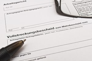 Wenn Sie keinen Widerspruch gegen den Mahnbescheid einlegen, kann der Gläubiger den Vollstreckungsbescheid beantragen.